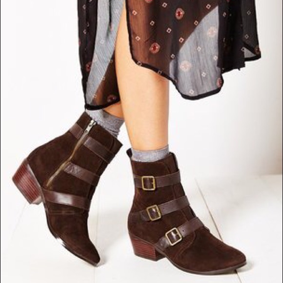UO Kelsi Dagger Brooklyn Dana Buckle Boot - Picture 1 of 8